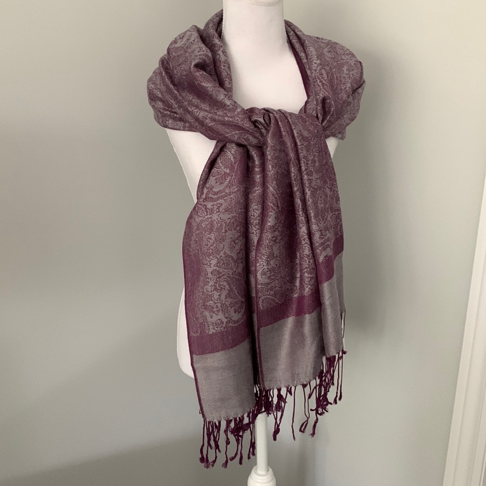NWOT Gorgeous Pashmina scarf